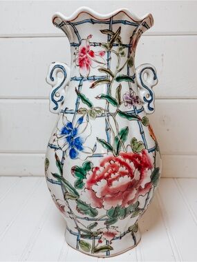 Vintage Famille Rose Porcelain Vase Floral Pattern